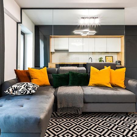 בוקרשט Sandra - Park-View Apt With Balcony & Parking מראה חיצוני תמונה