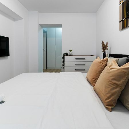 בוקרשט Sandra - Park-View Apt With Balcony & Parking מראה חיצוני תמונה
