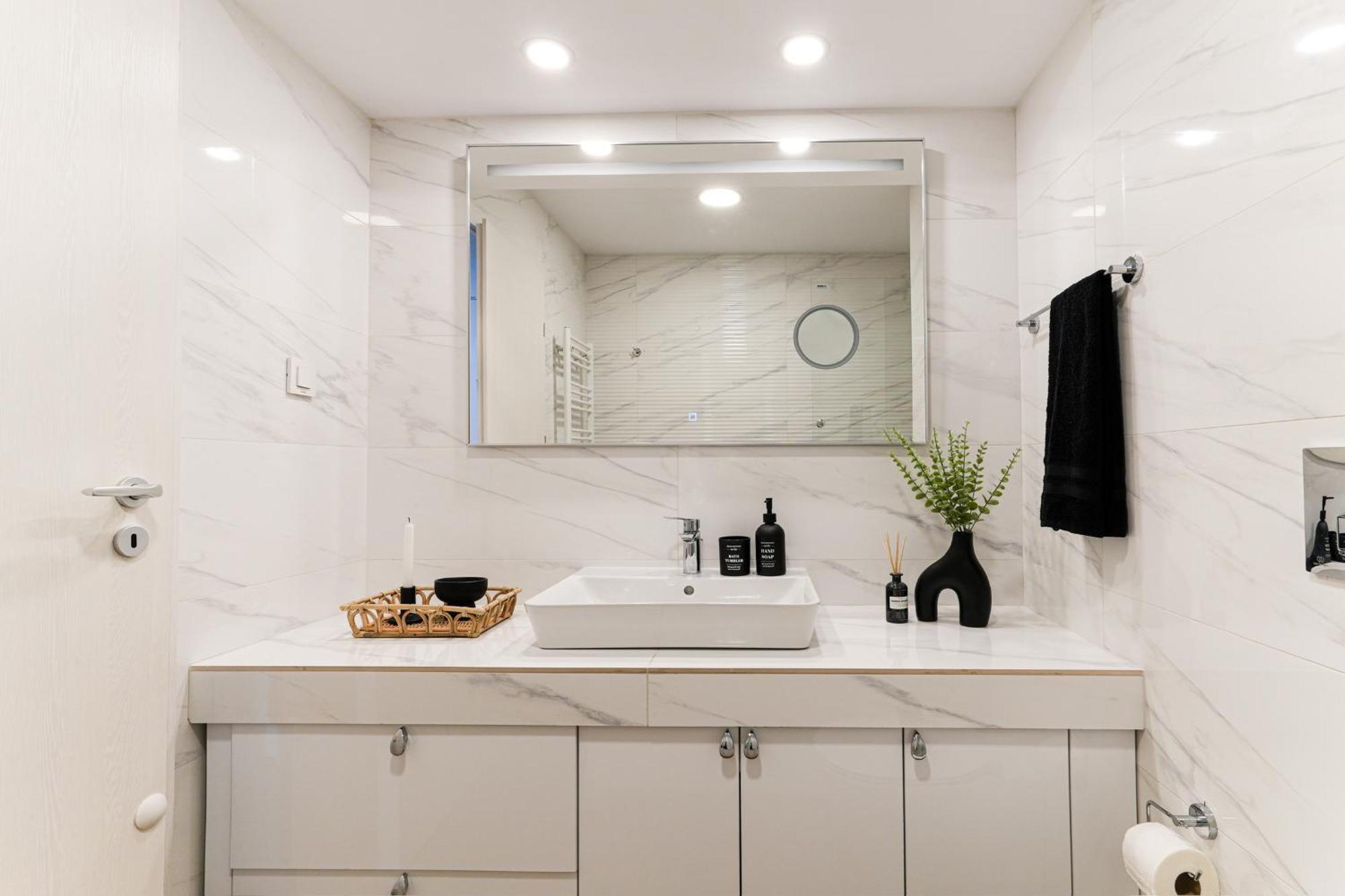בוקרשט Sandra - Park-View Apt With Balcony & Parking מראה חיצוני תמונה